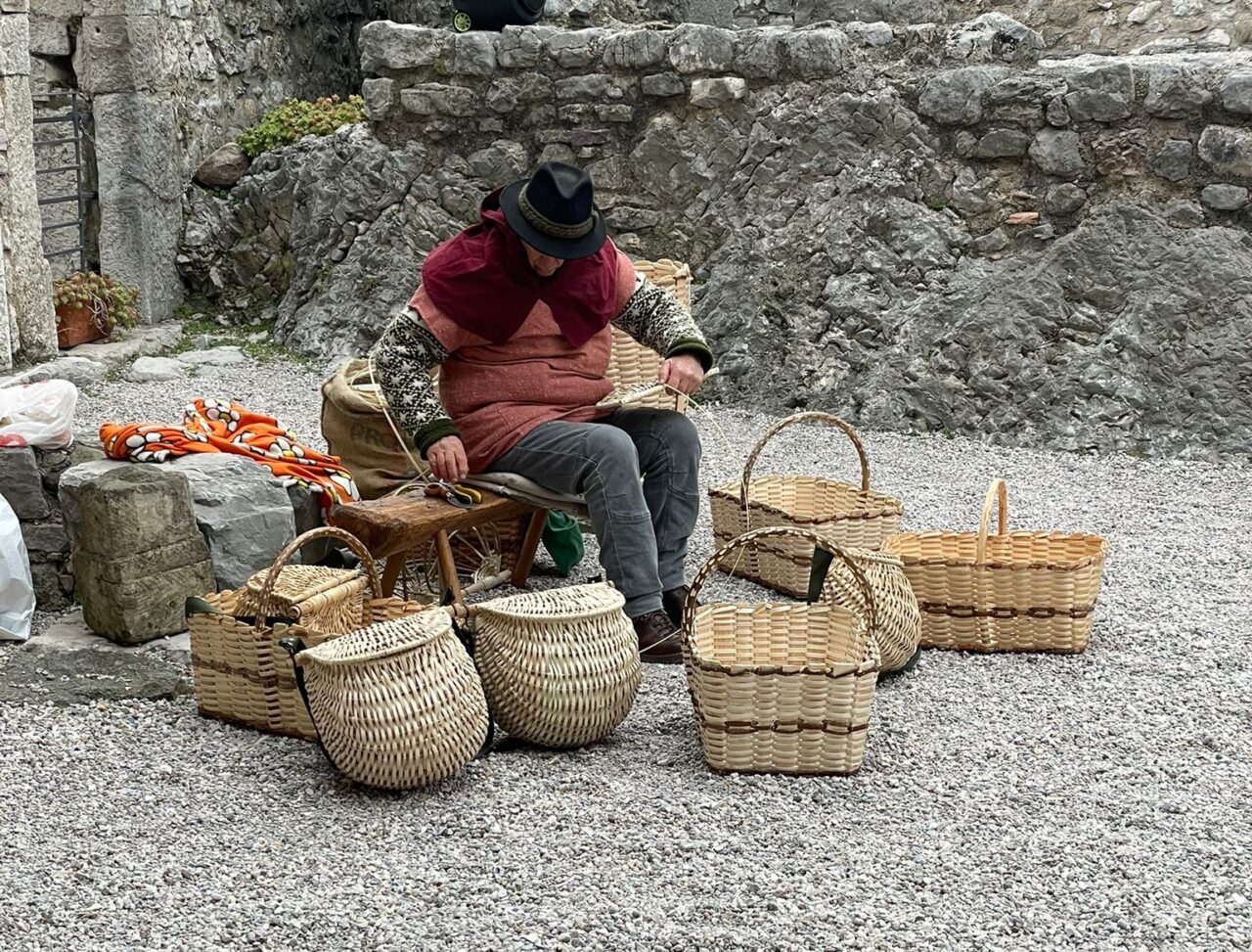 PRESEPE NATALE CASTELLO DRENA (9)