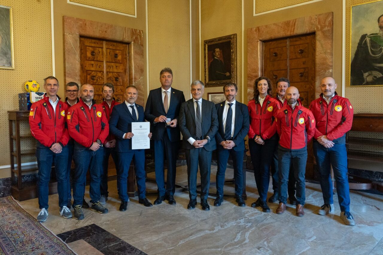 SOCCORSO ALPINO consegna della Medaglia d_Oro al Merito Civile (10)