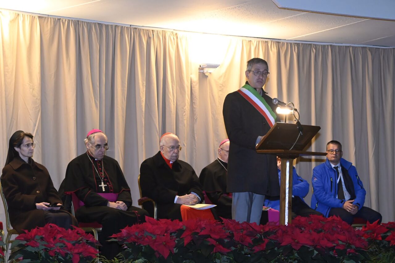 abete natale ledro in piazza san pietro vaticano (37)