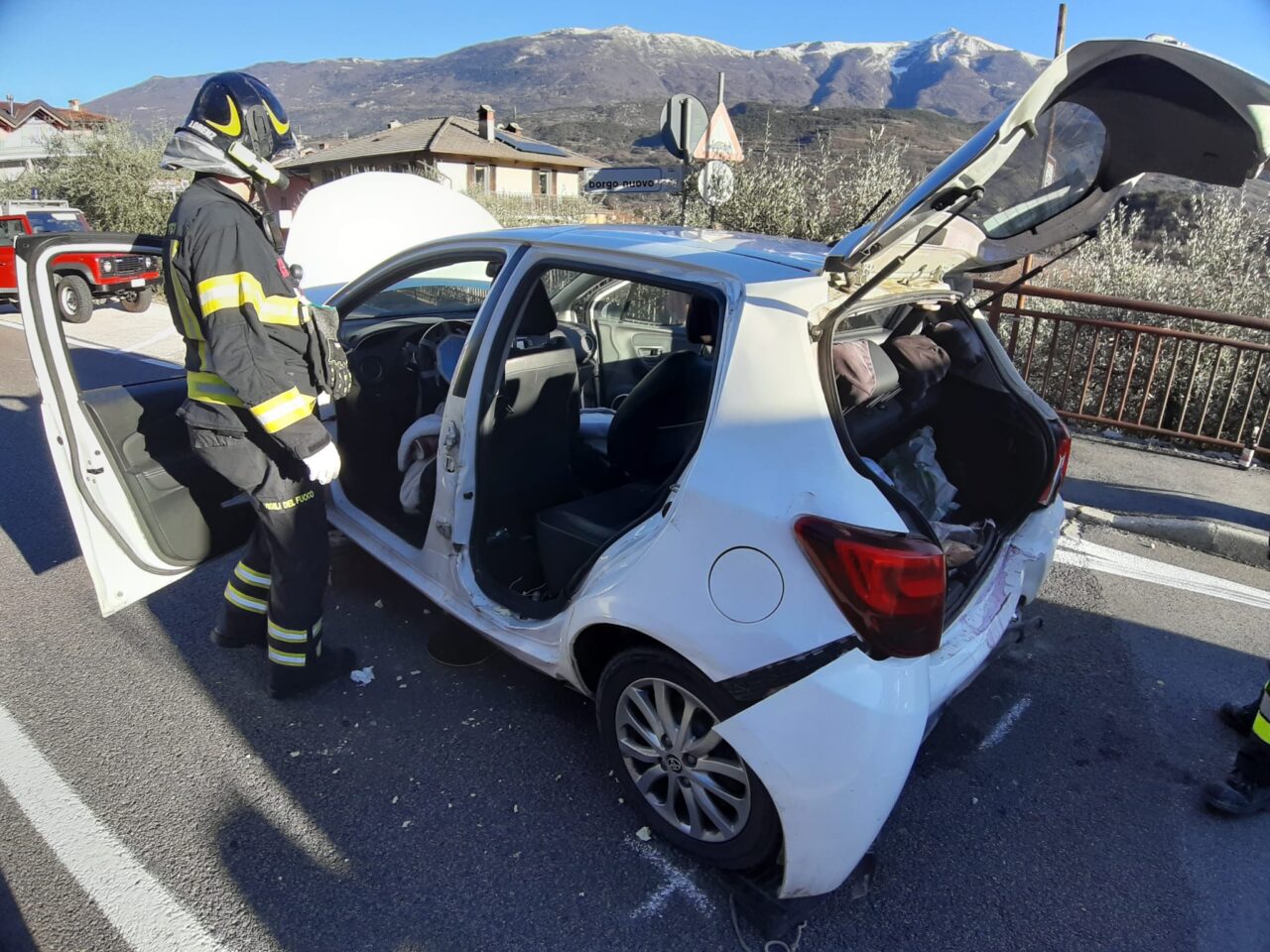 IMG-2025010 DRO TAMPONAMENTO VIGILI DEL FUOCO AMBILANZA (2)