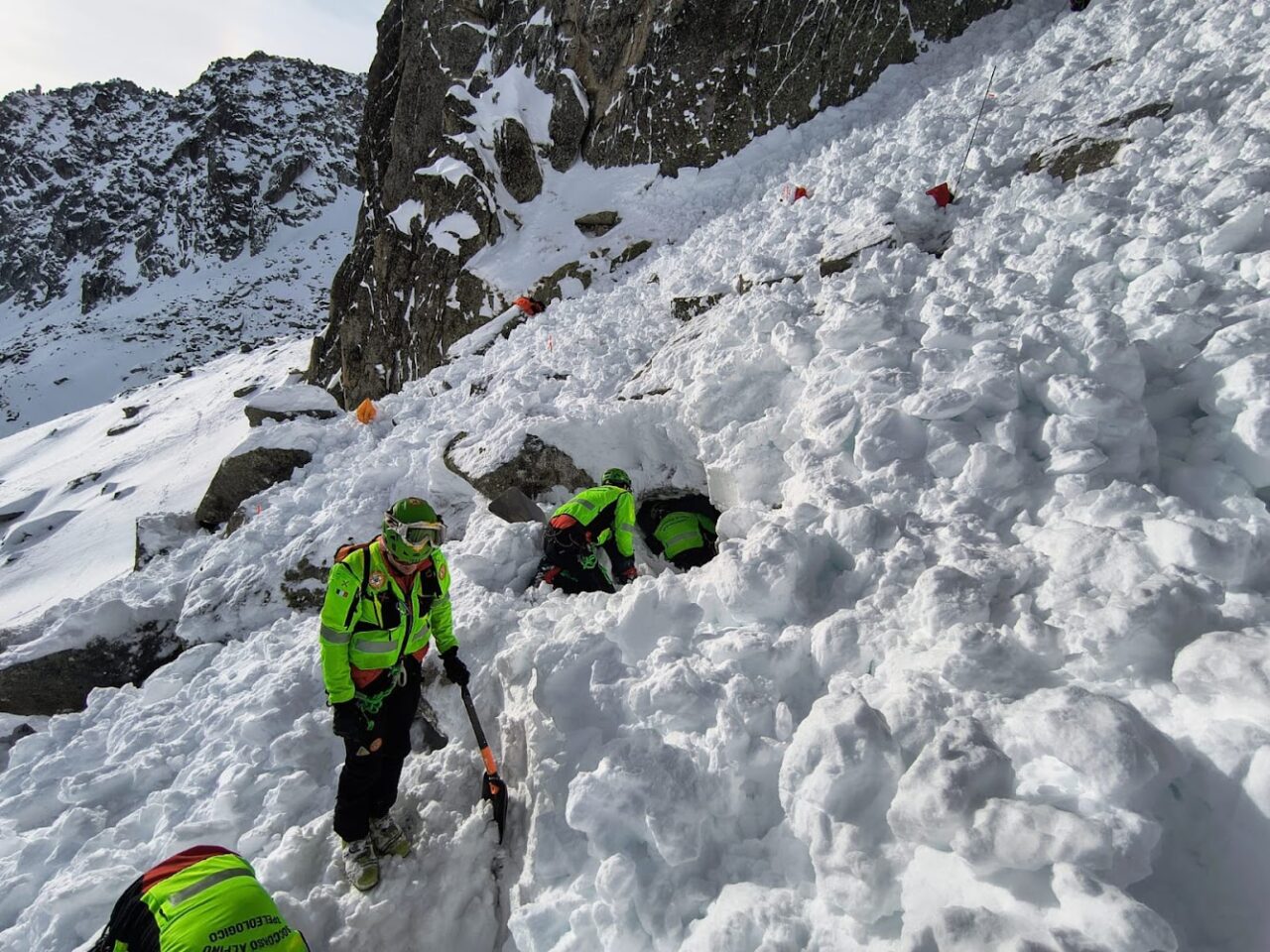 SOCCORSO ALPINO RICERCHE ADAMELLO ELICOTTERO 1736588087012