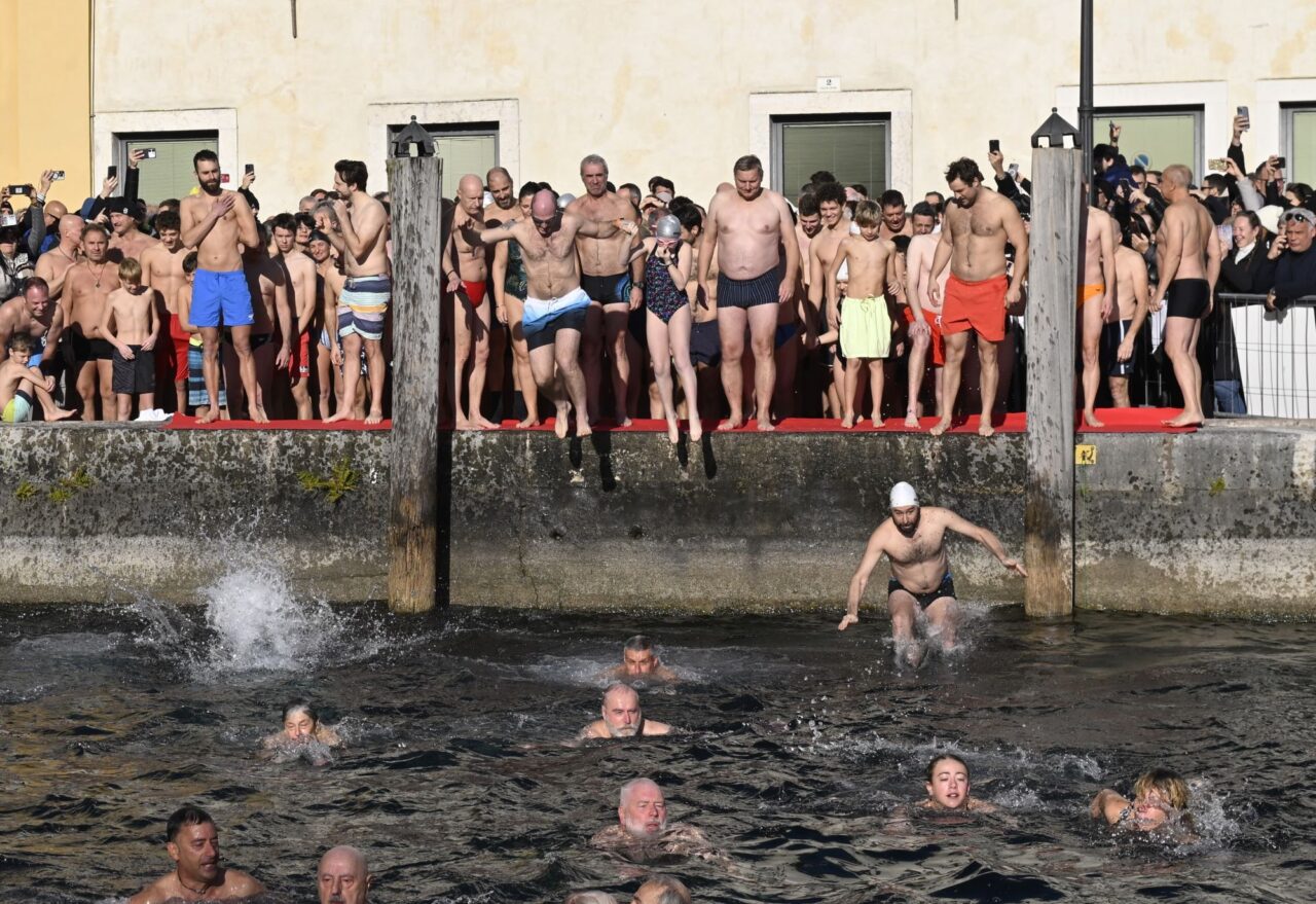 _ZFG2998 tuffo capodanno 2025 riva