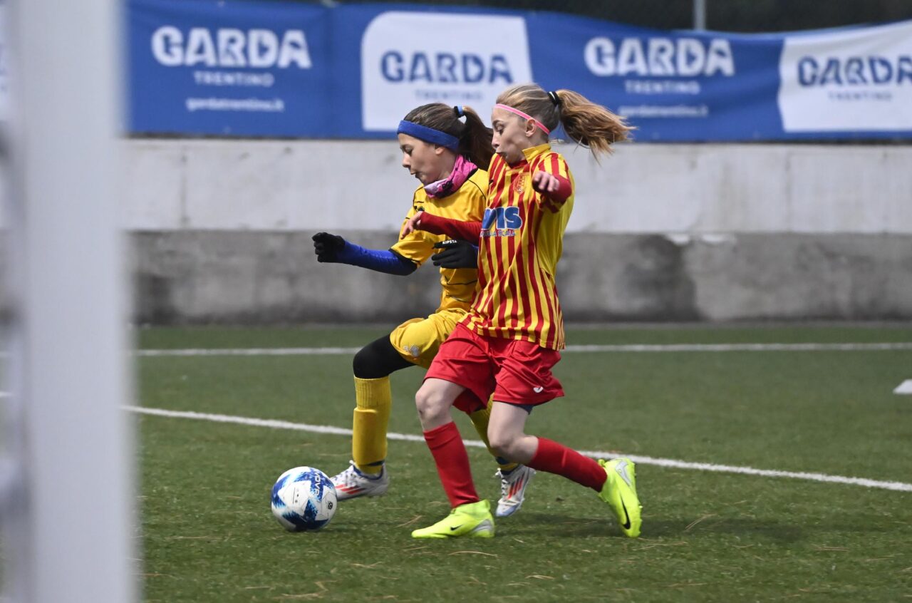 _ZFG3562 CALCIO BEPPE VIOLA FEMMINILE UNDER 12 ARCO (8)