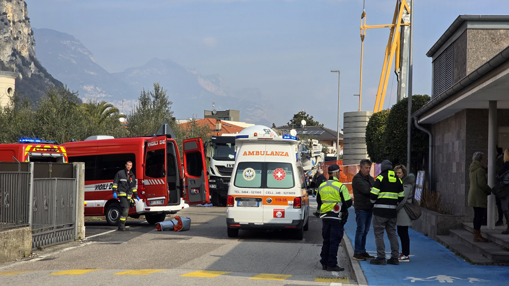 IMG_20250224 DONNE INVESTITE CAMION TORBOLE (13)