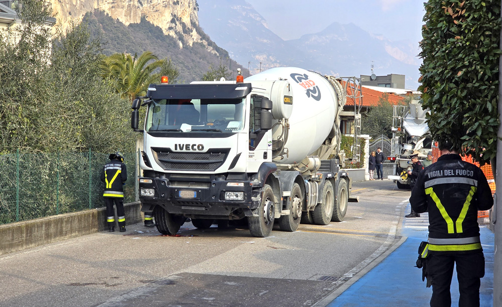 IMG_20250224 DONNE INVESTITE CAMION TORBOLE (5)