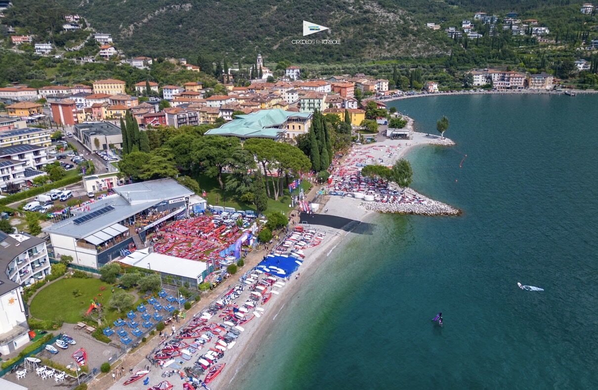 CIRCOLO SURF TORBOLE PANORAMA SPIAGGIA CSTorbole_iQFoil