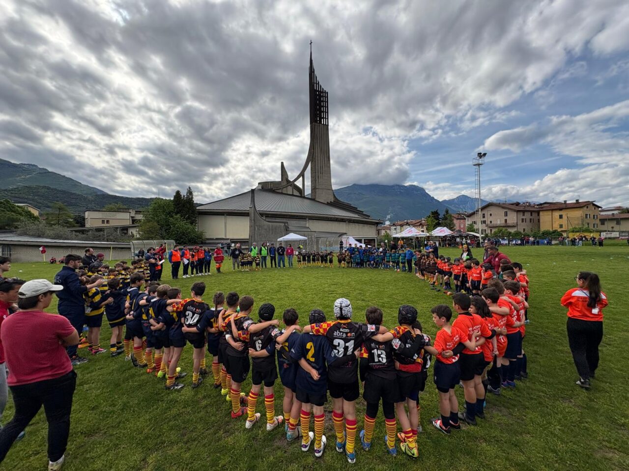 IMG-20250508 festival mini rugby riva (3)