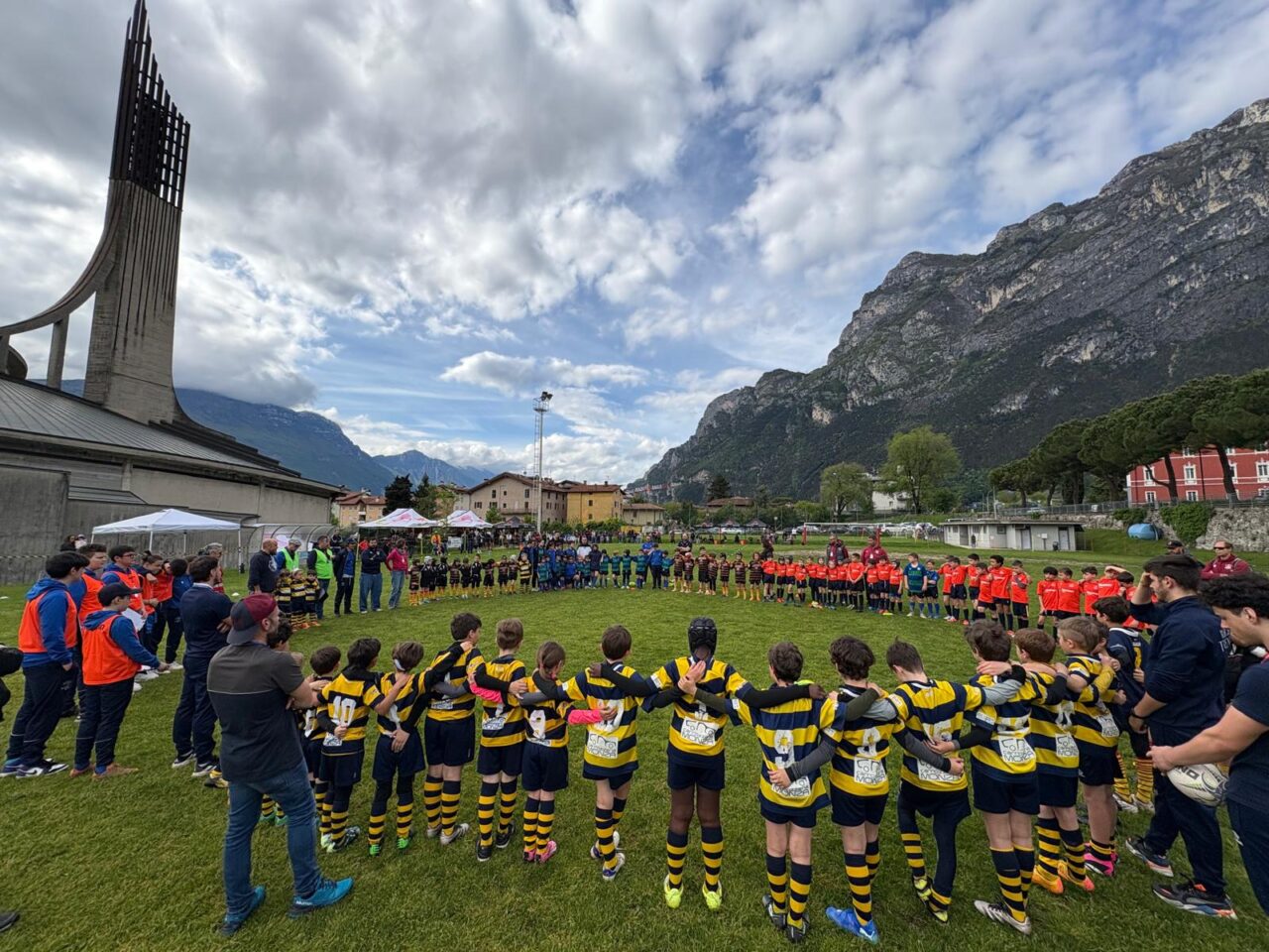 IMG-20250508 festival mini rugby riva (4)