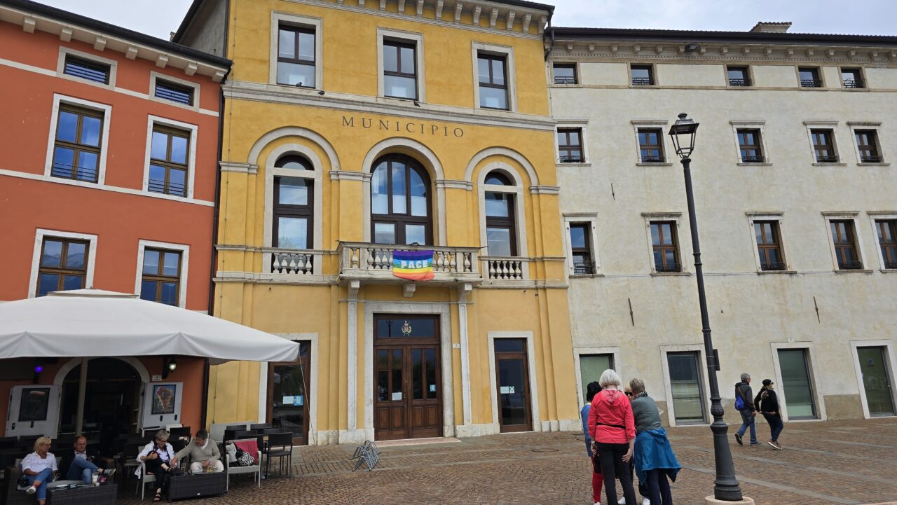 MUNICIPIO BANDIERA PACE RIVA (3)