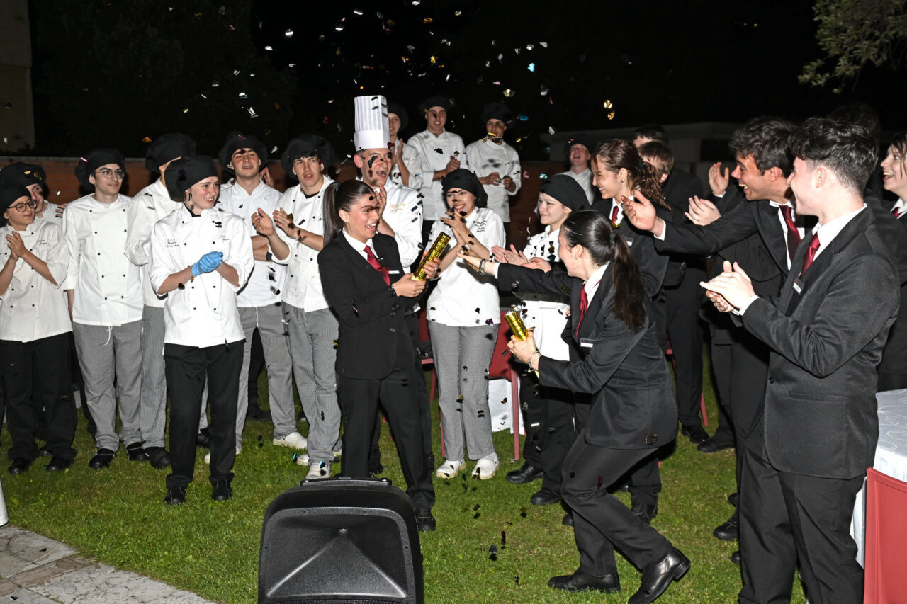 _ZFG3063 ALBERGHIERO VARONE RIVA CENA 4 ANNO PREMIO CHIARANI (4)