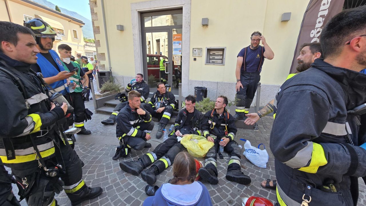 20250628_INCENDIO-TETTO-PALAZZO-MARCHETTI-ARCO-1-1280x720.jpg