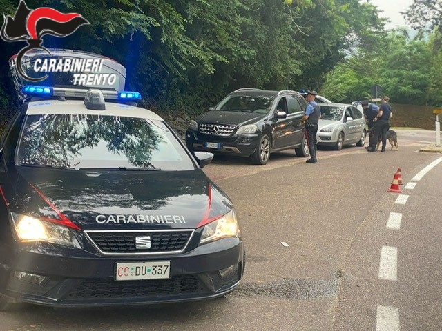 CARABINIERI CONTROLLI NAGO TORBOLE (2)