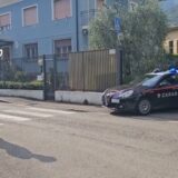 Furto bancomat al supermercato di Arco e prelievi lampo: due arresti