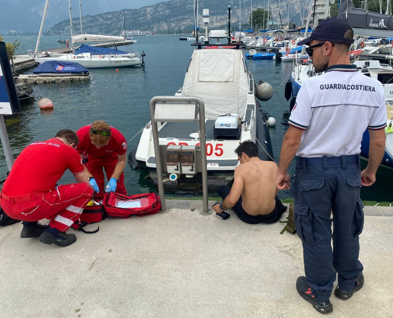 WINDSURFISTA SOCCORSO TORBOLE