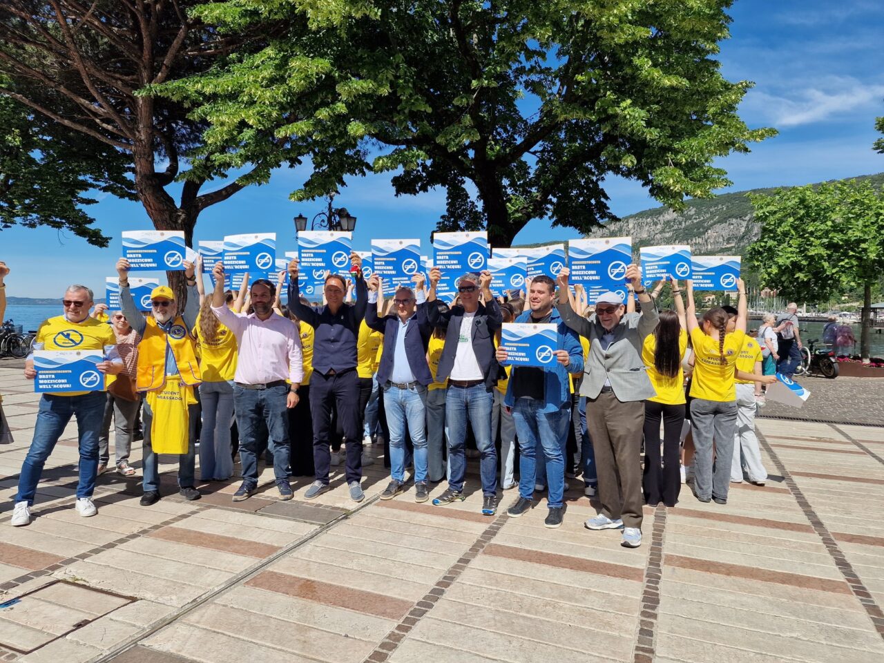 bastamozziconiflashmob