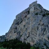 Soccorso notturno sul Colodri: alpinista ferito recuperato in parete