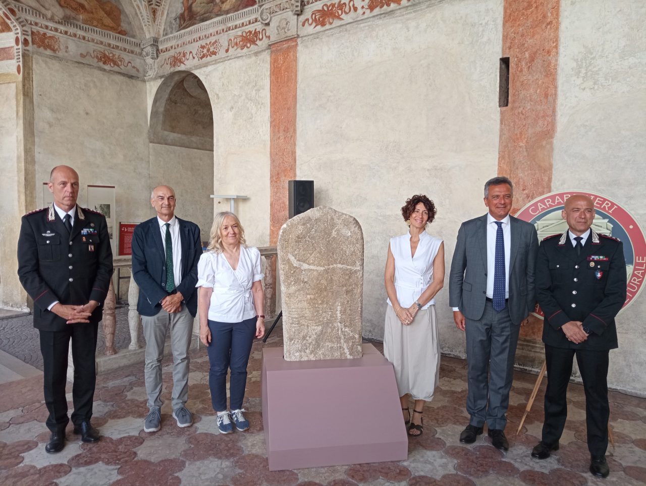 STATUA STELE ARCO (1)