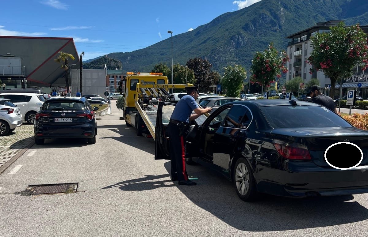 carabinieri multa per mancanza patente arco