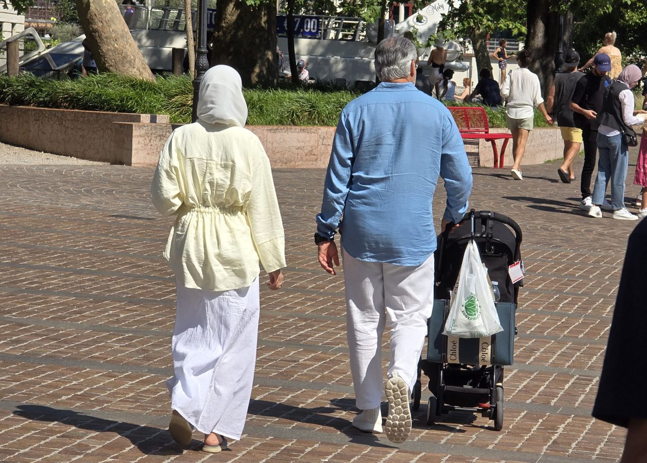 20250807 TURISTI ARABI MUSSULMANI RIVA (4)
