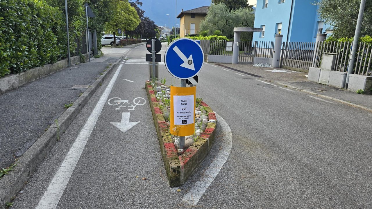 20250808_PINCH POINT ARCO PROTESTA (8)