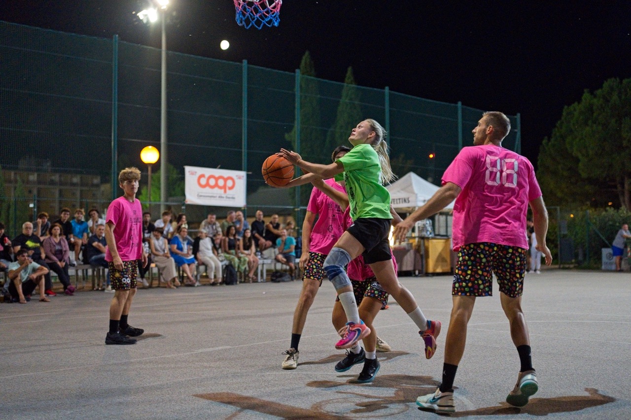 BASKET REVERSI Foto 5 agosto-043 foto bigi