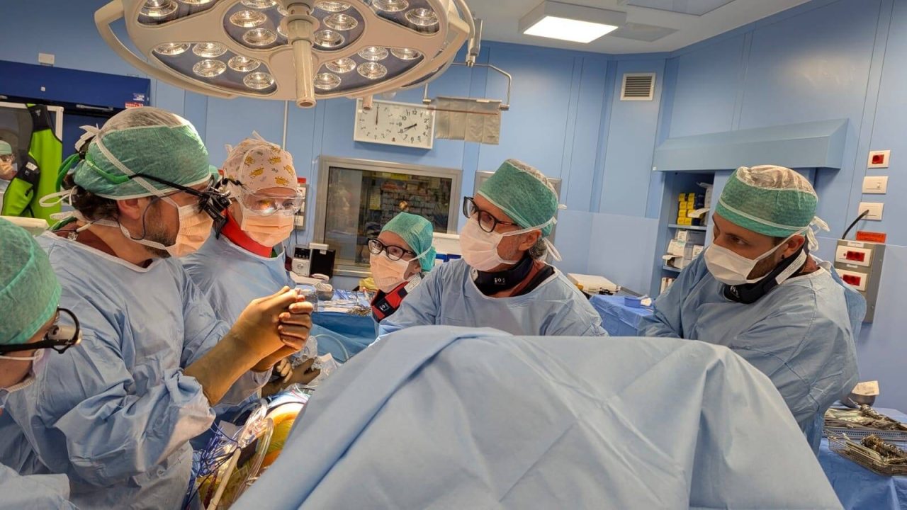 Foto-sala-operatoria-Trento-corpo-estraneo-aorta_reference
