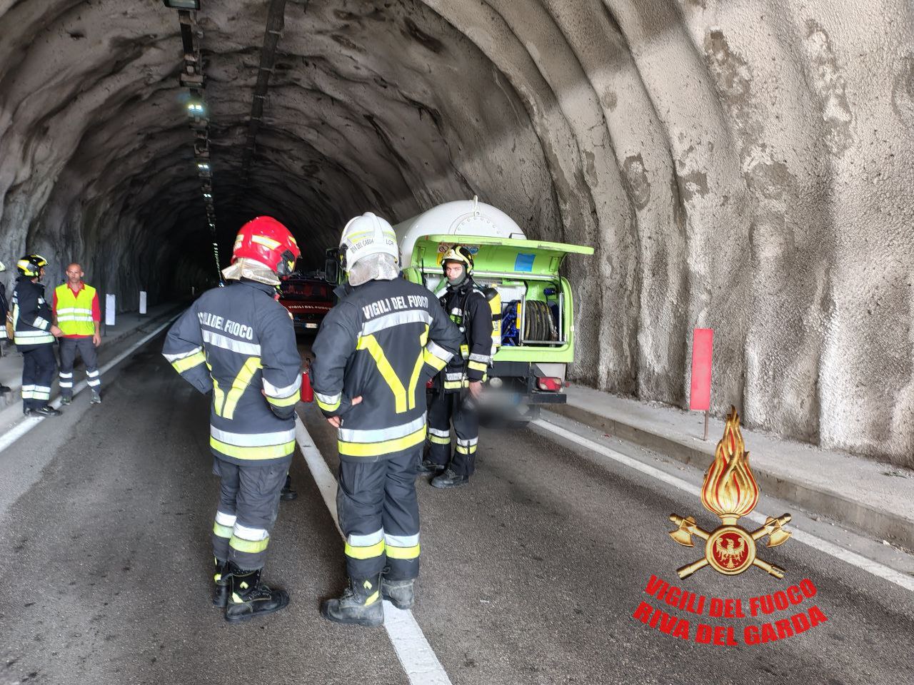 VIGILI FUOCO RIVA CISTERNA GAS PREGASINA (2)