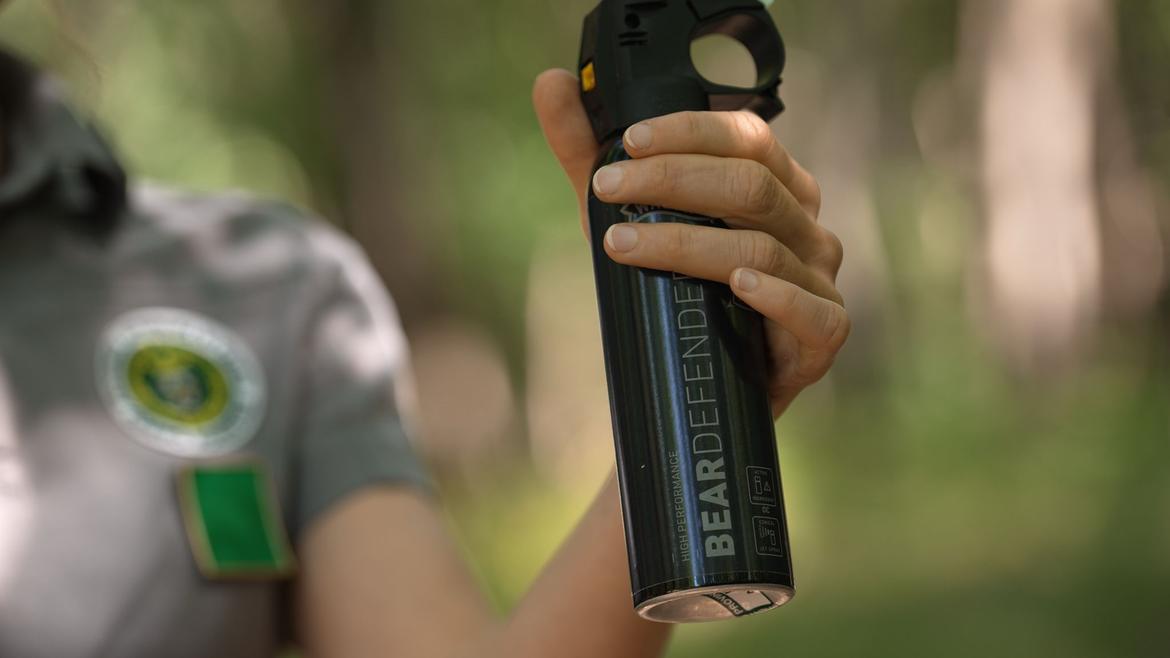 Spray-anti-orso-Corpo-Forestale-del-Trentino.jpg