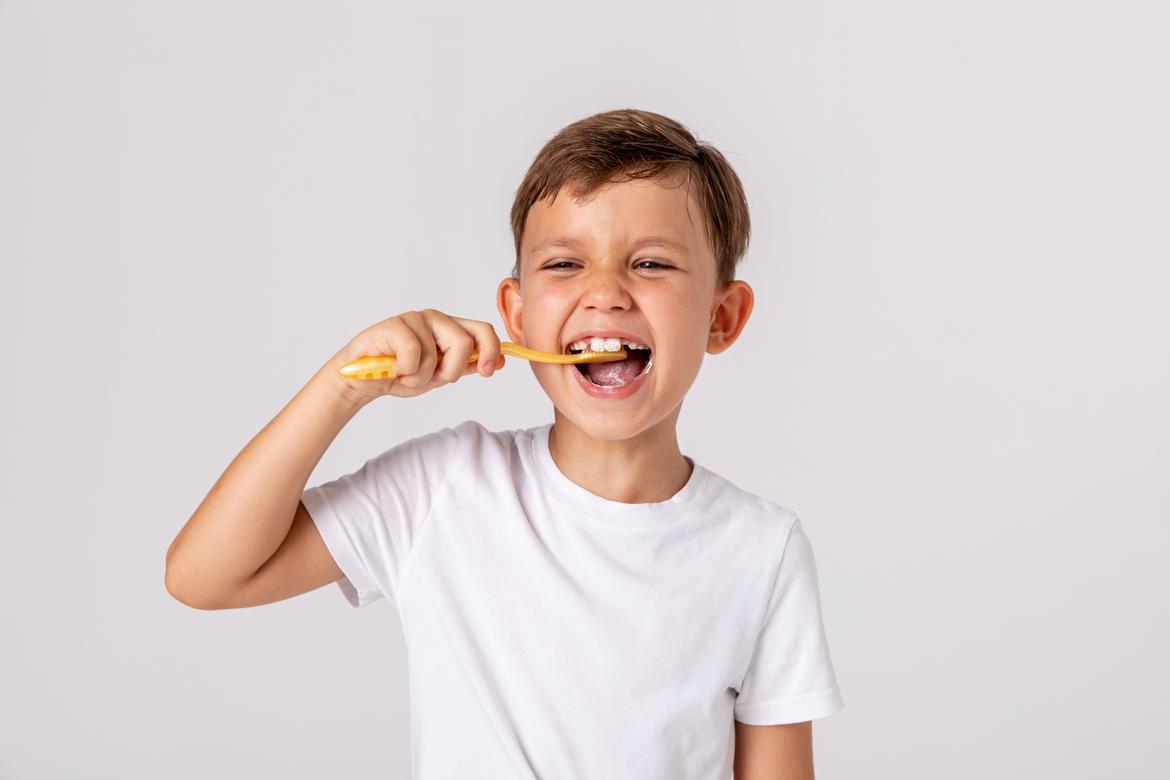 Bambino-che-si-lava-i-denti.jpg