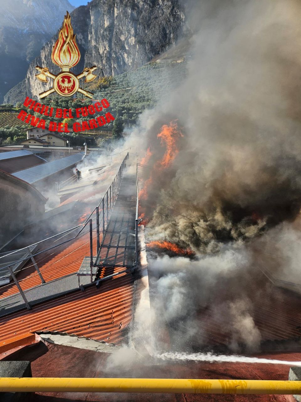 INCENDIO CARTIERA VARONE FEDRIGONI (2)