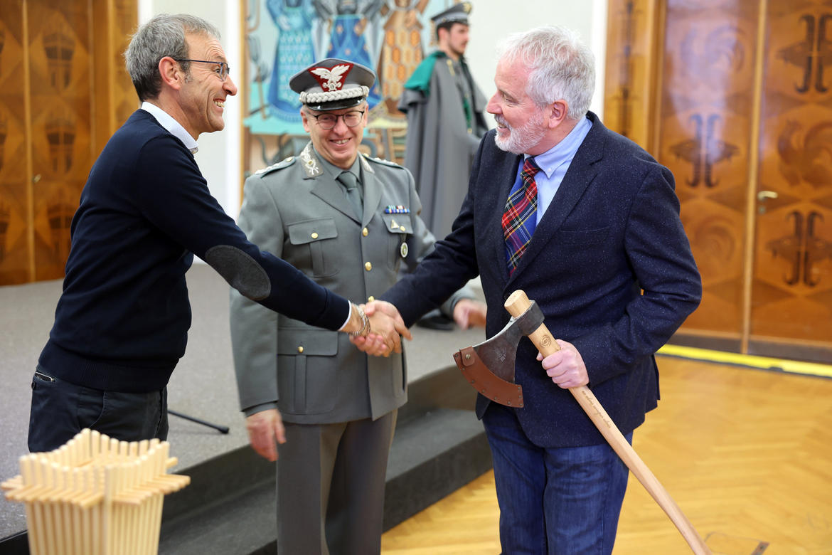 Assessore Failoni, Dirigente generale De Col, auguri al Corpo Forestale