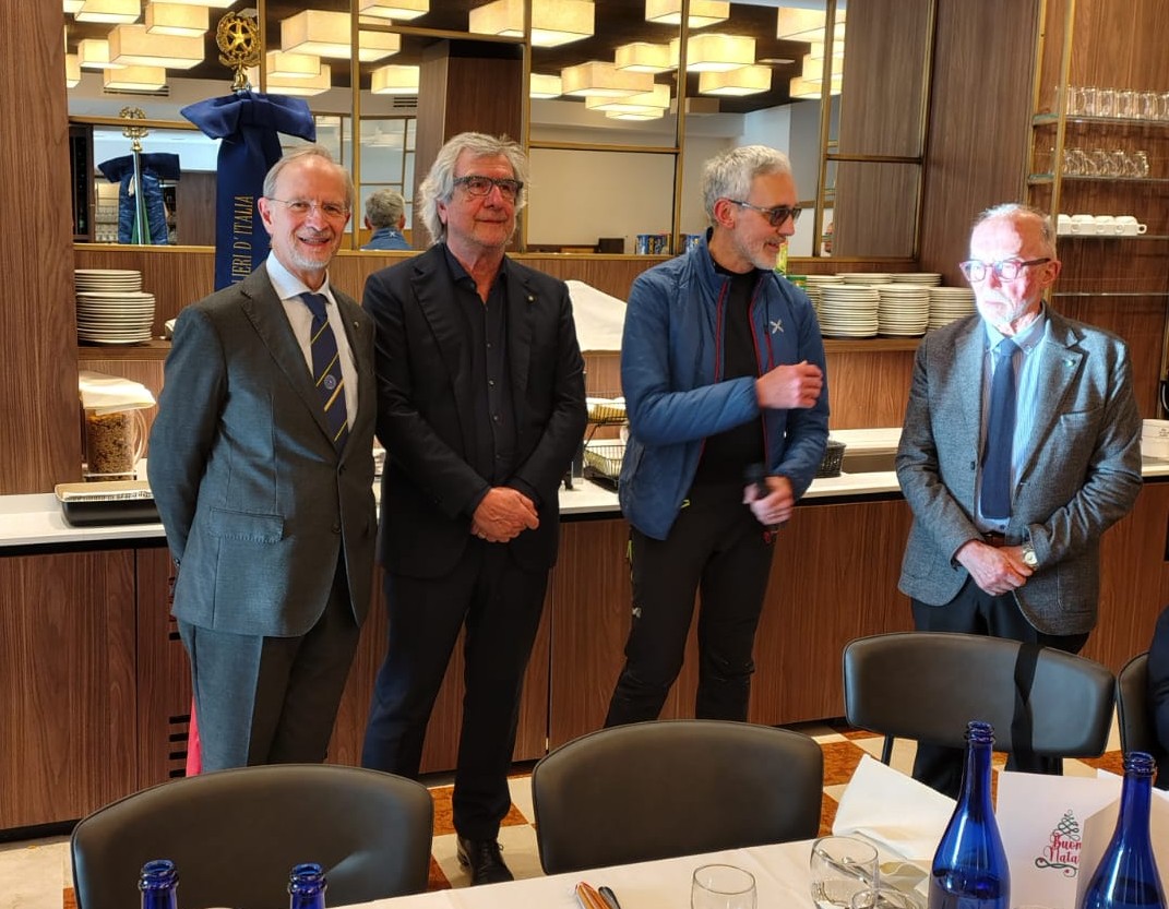 Sindaco Zanoni alla festa dei Cavalieri (2) w