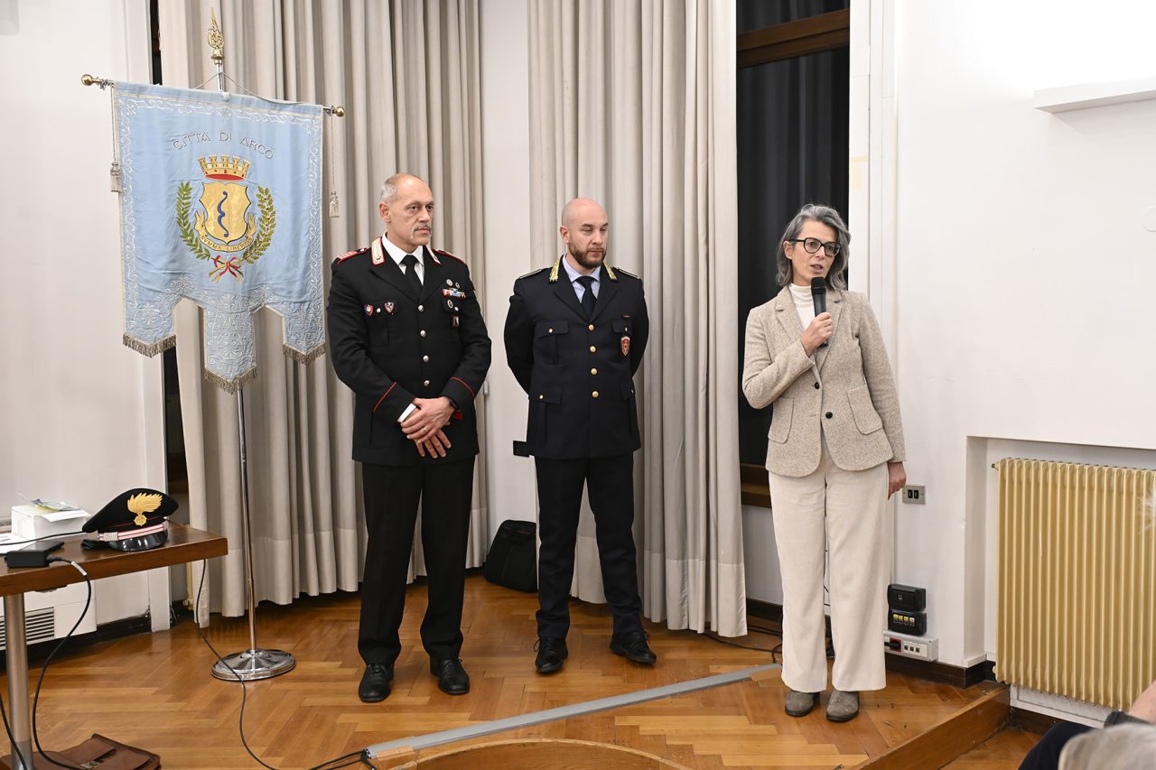 _ZFG6819_incontro sicurezza polizia locale carabinieri arco