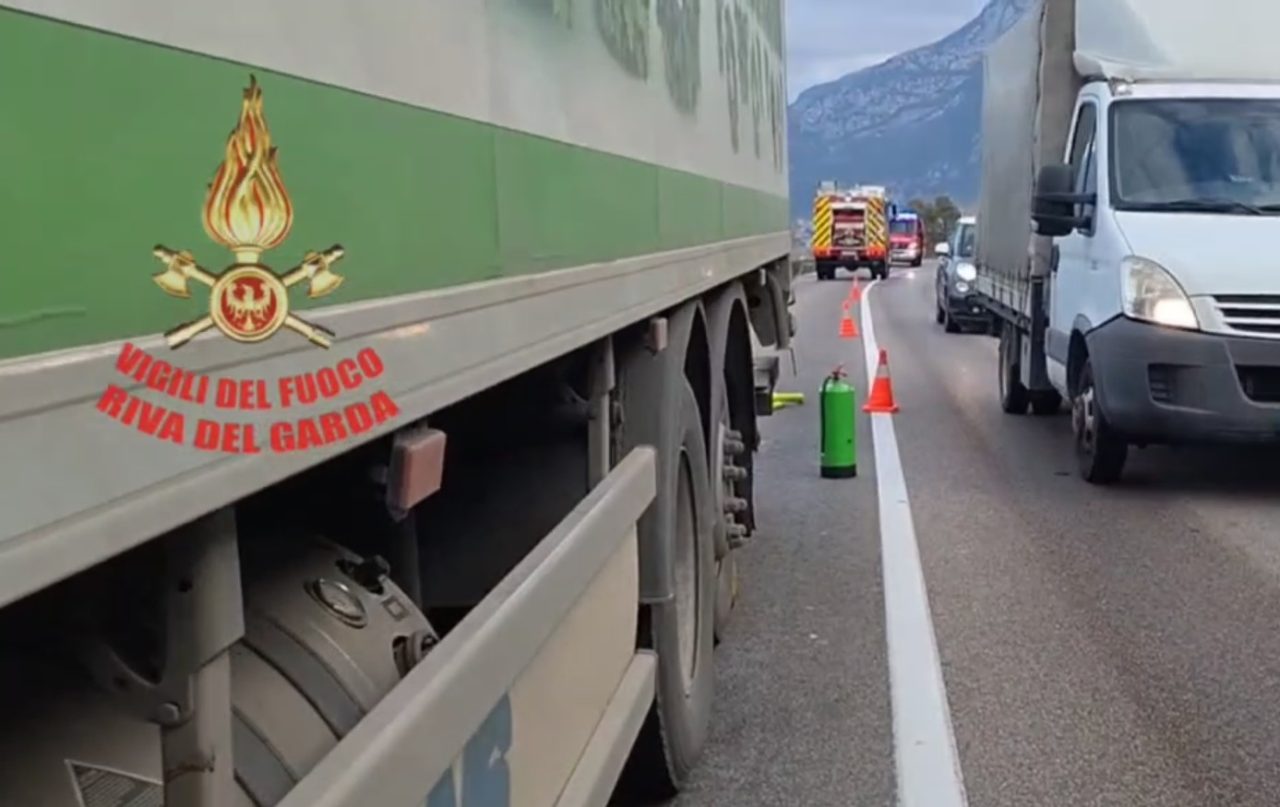 CAMION A FUOCO A GAS MAZA ARCO (2)