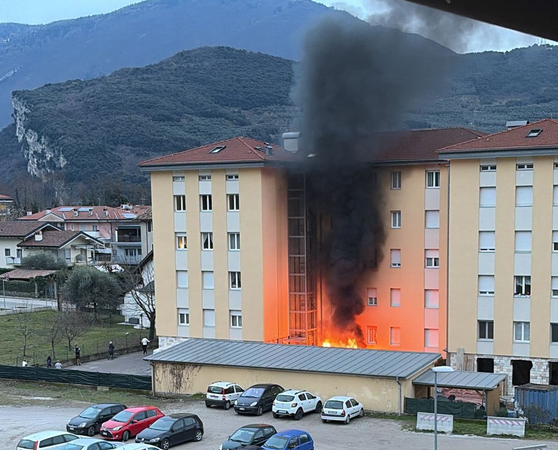 IMG_20260127 INCENDIO AUTO GAS RIVA (2)