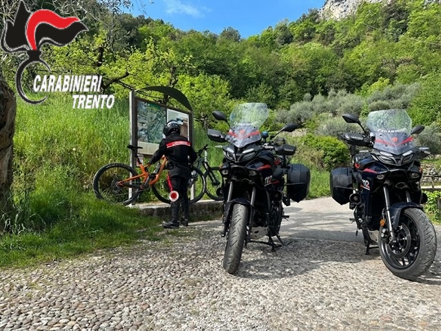 CARABINIERI RECUPERO BICI RUBATE (2)