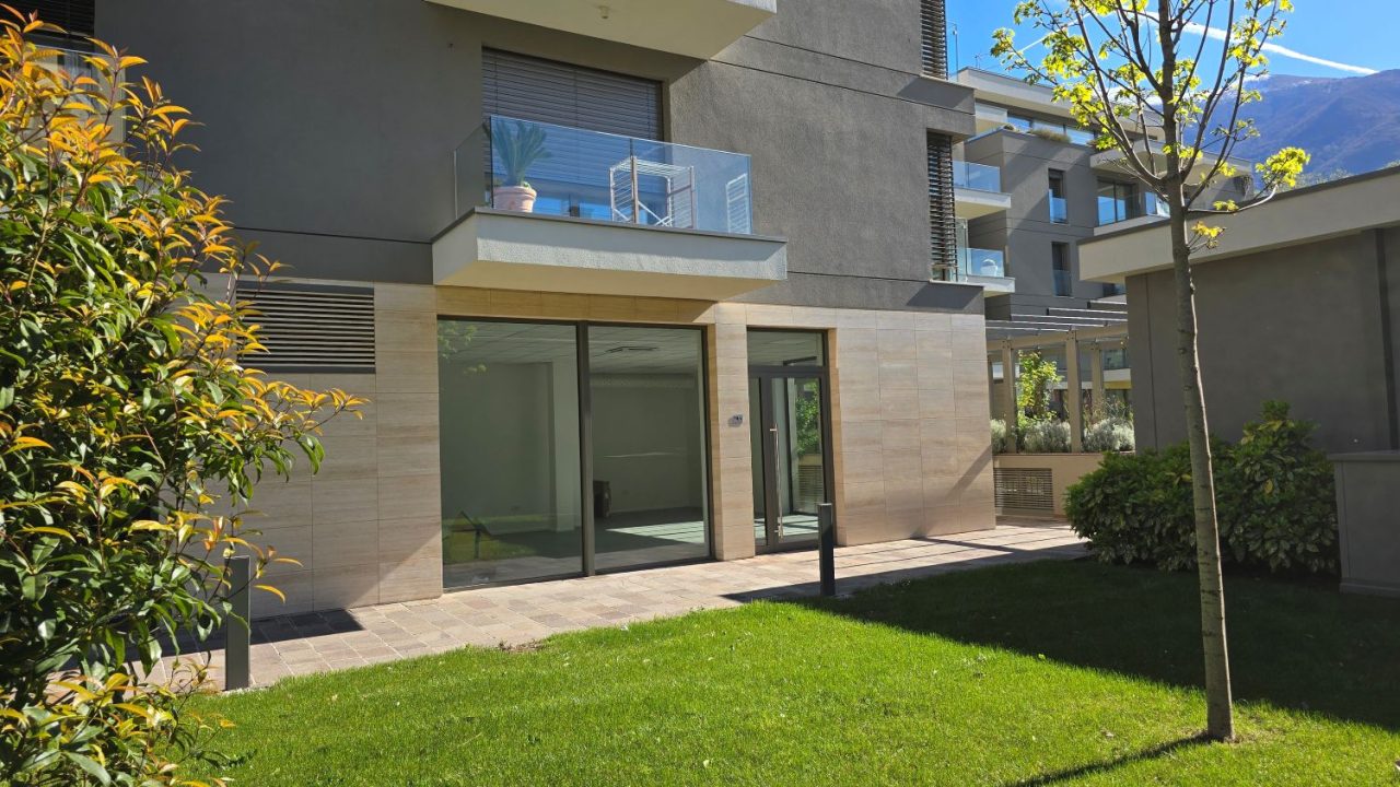 NEGOZIO COMUNE ARCO CONDOMINIO SAN PIETRO VIA GALAS 19B (2) W