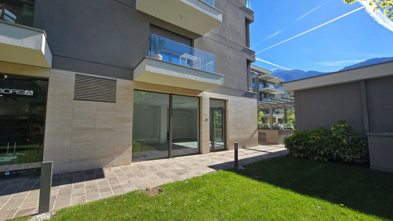 NEGOZIO COMUNE ARCO CONDOMINIO SAN PIETRO VIA GALAS 19B (4) W