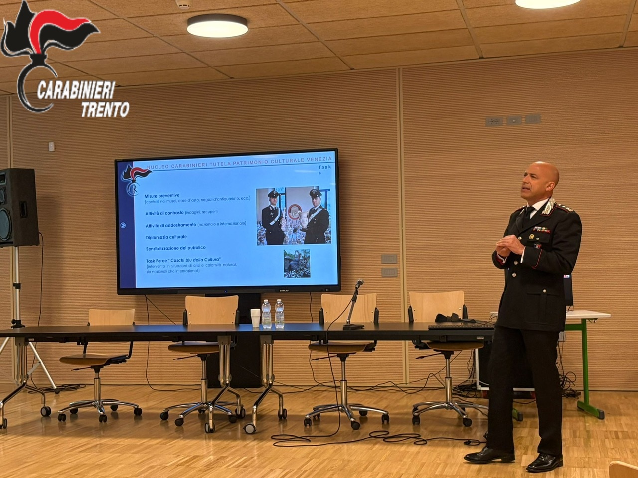 CARABINIERI AL ,LICEO RIVA