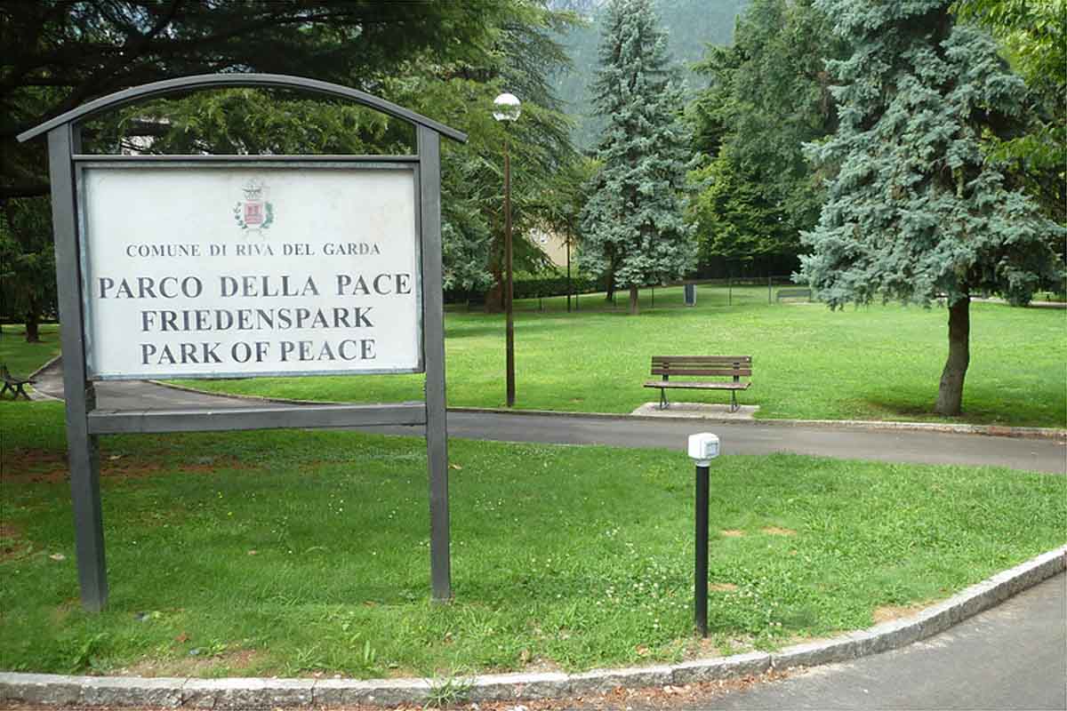 Parco-della-Pace-riva