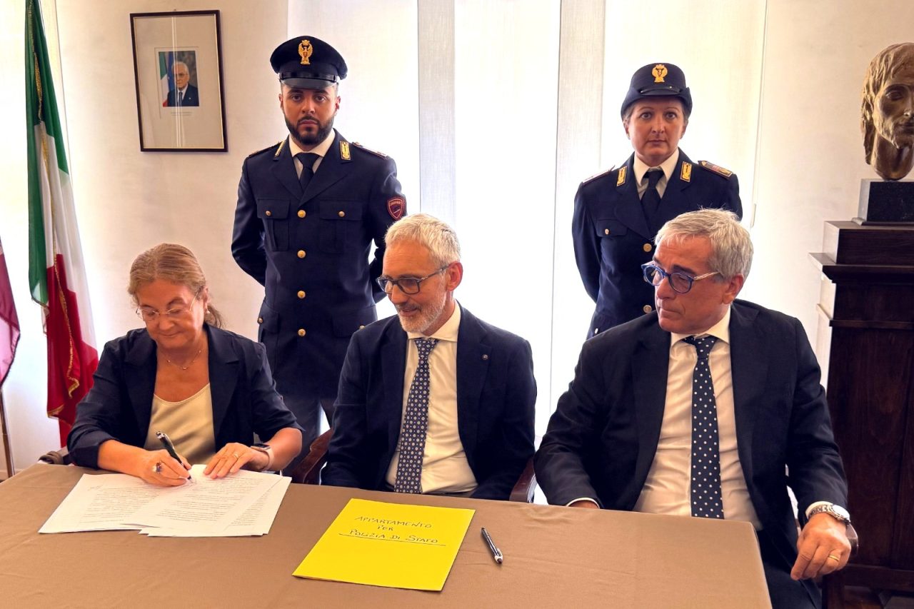 APPARTAMENTO CONFISCATO VIA ARDARO RIVA ALLA POLIZIA (3)