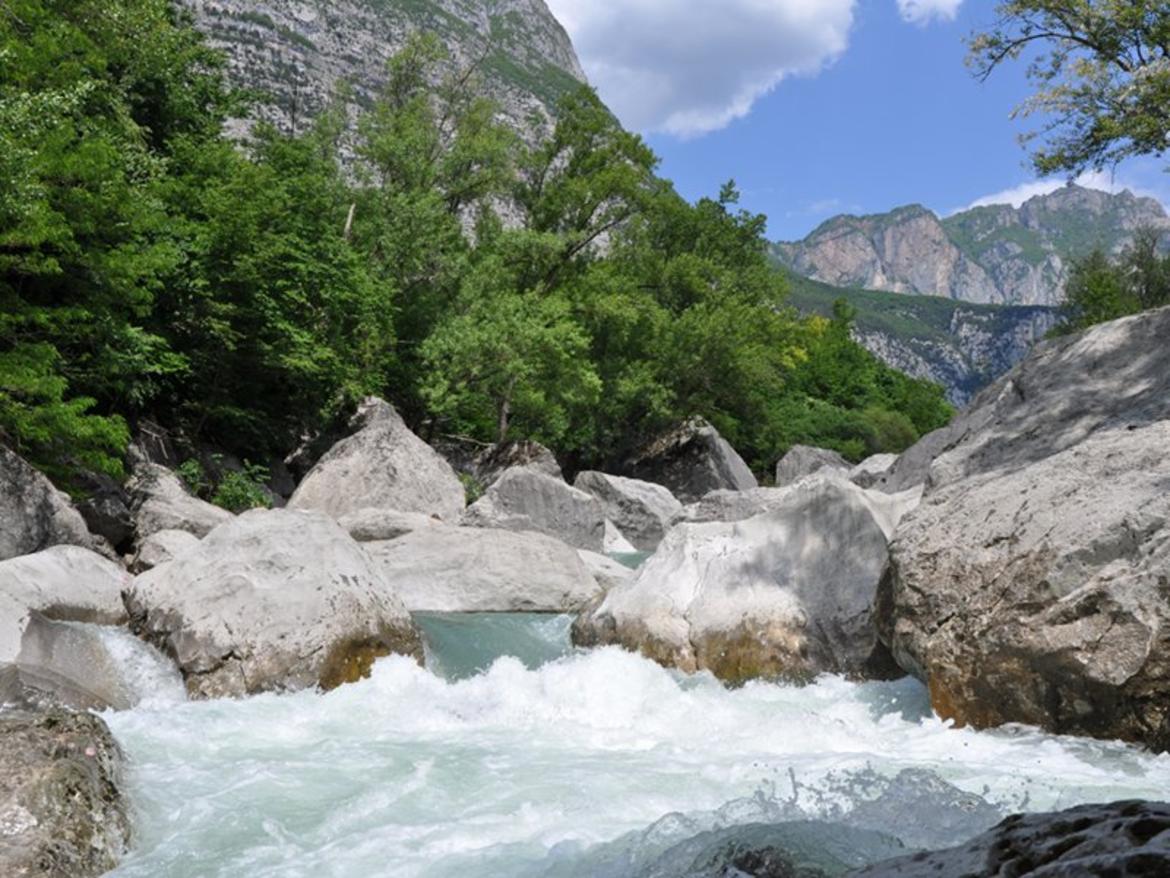 Fiume-Sarca_ acqua fiume