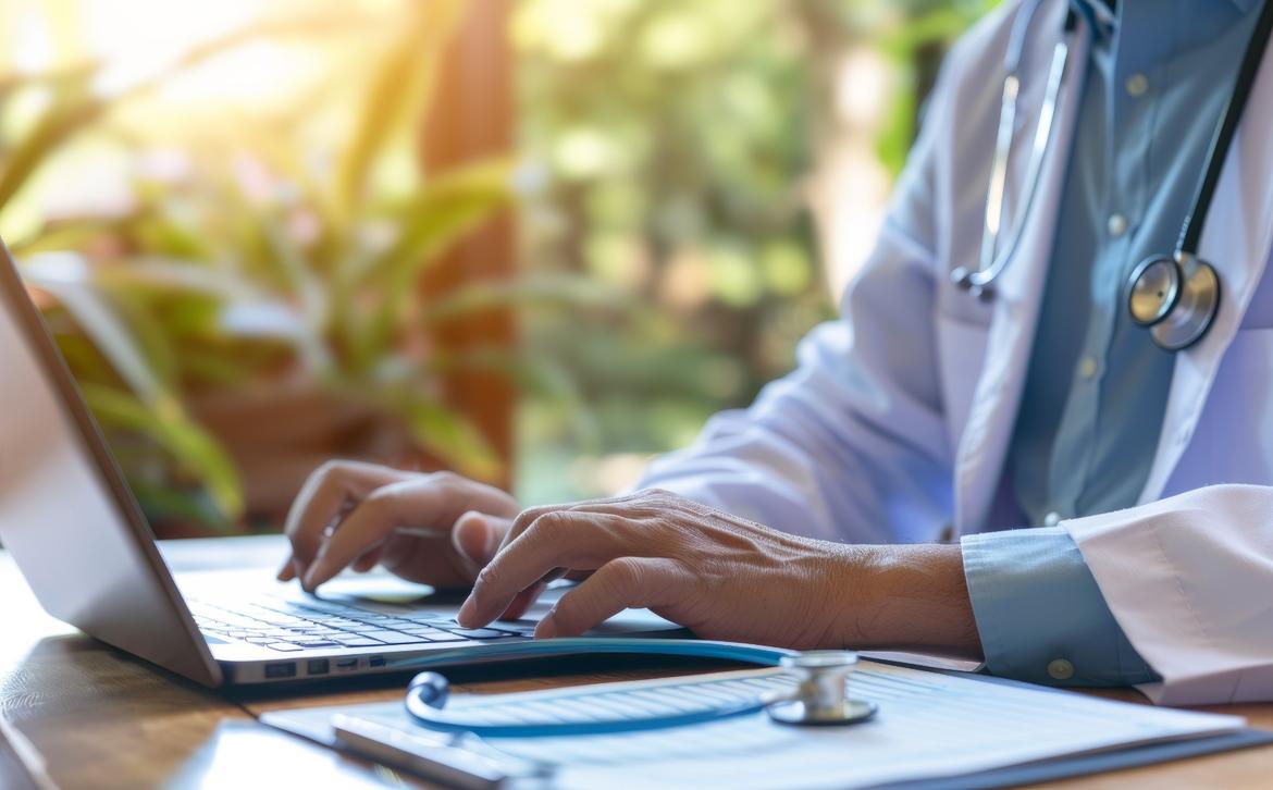 medico-e-computer dottore