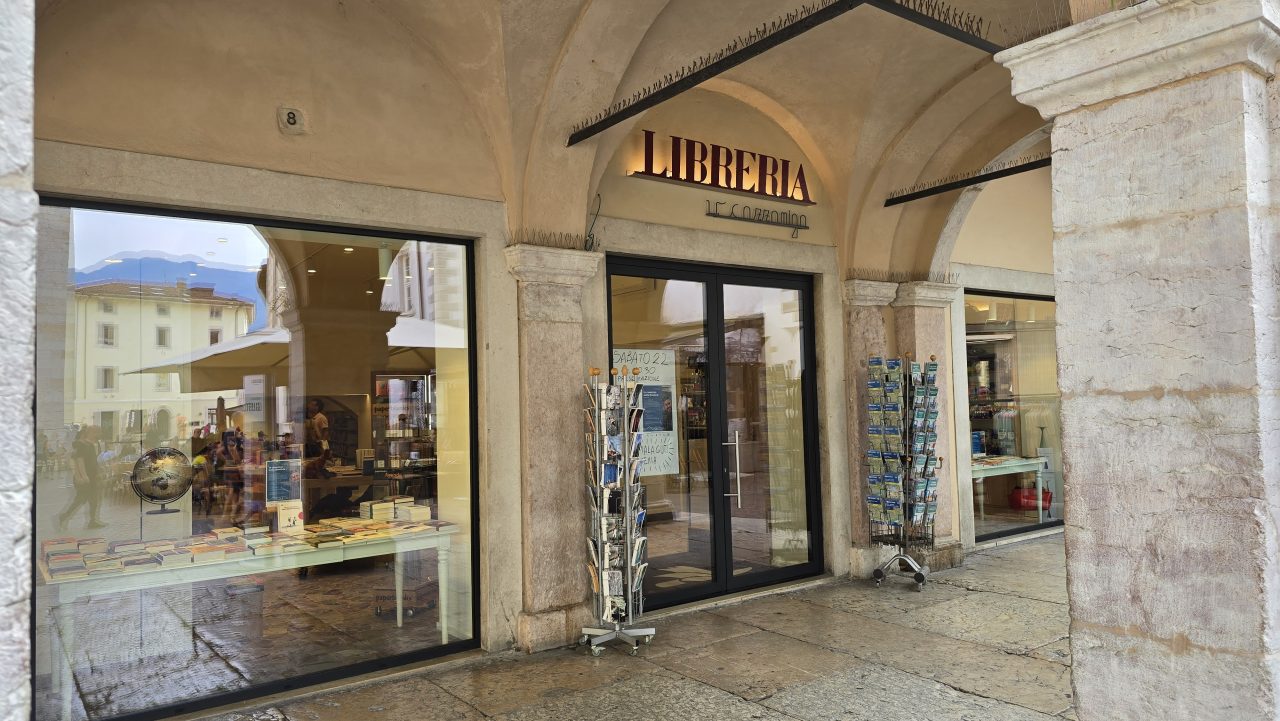 20260820_LIBRERIA CAZZANIGA ARCO (24)