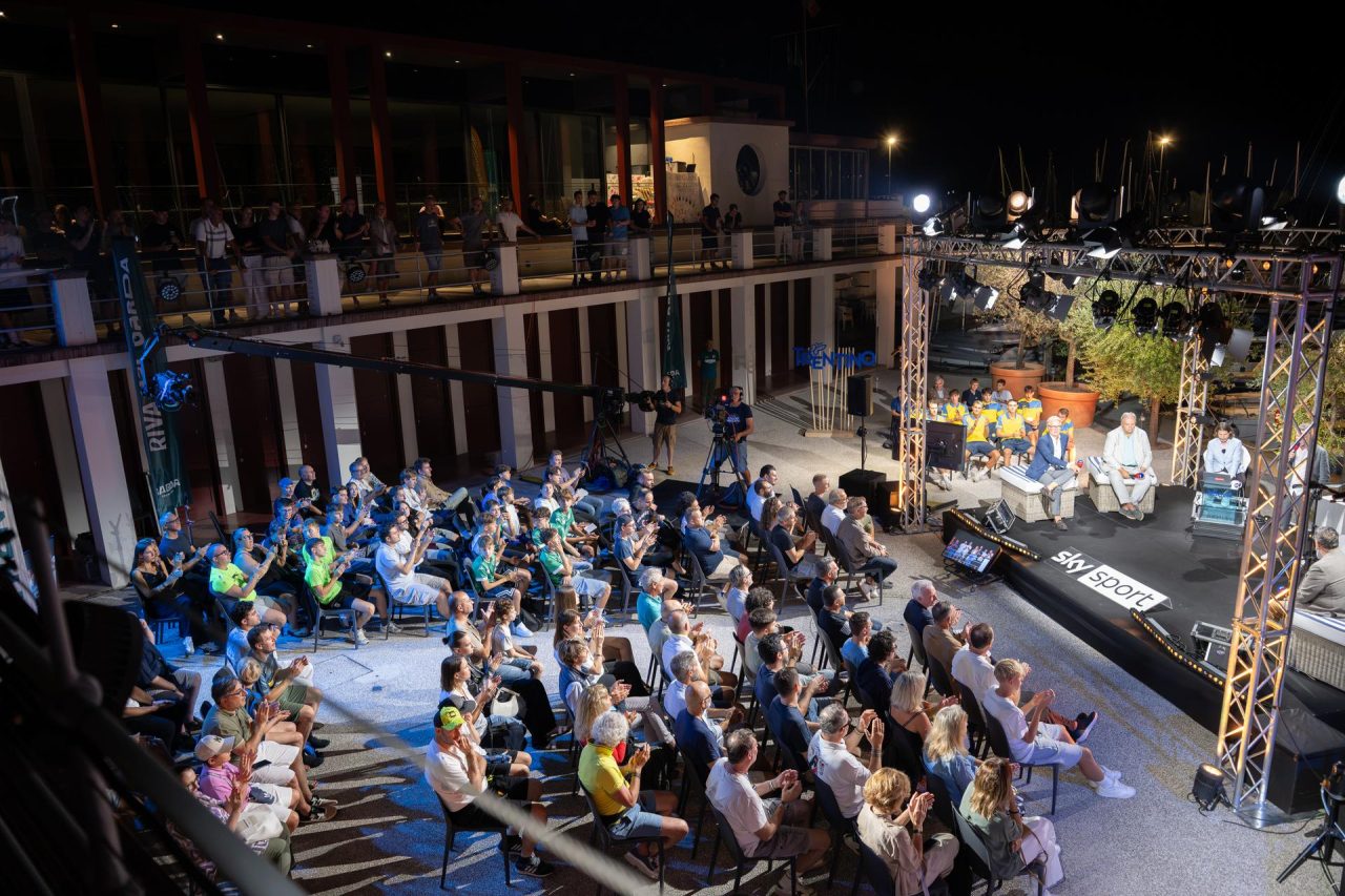evento calcio mercato Sky l originale a Spiaggia Olivi (52)