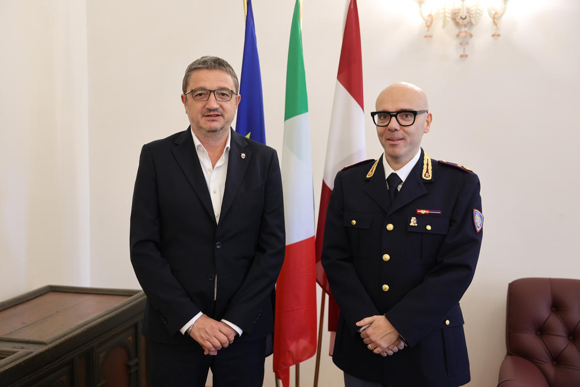Presidente-Fugatti-Vice-Questore-Aggiunto-della-Polizia-di-Stato_imagefullwide-1.jpg