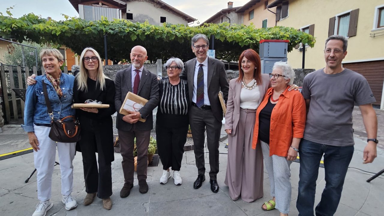 SCUOLA IN PIAZZA DRO (2)